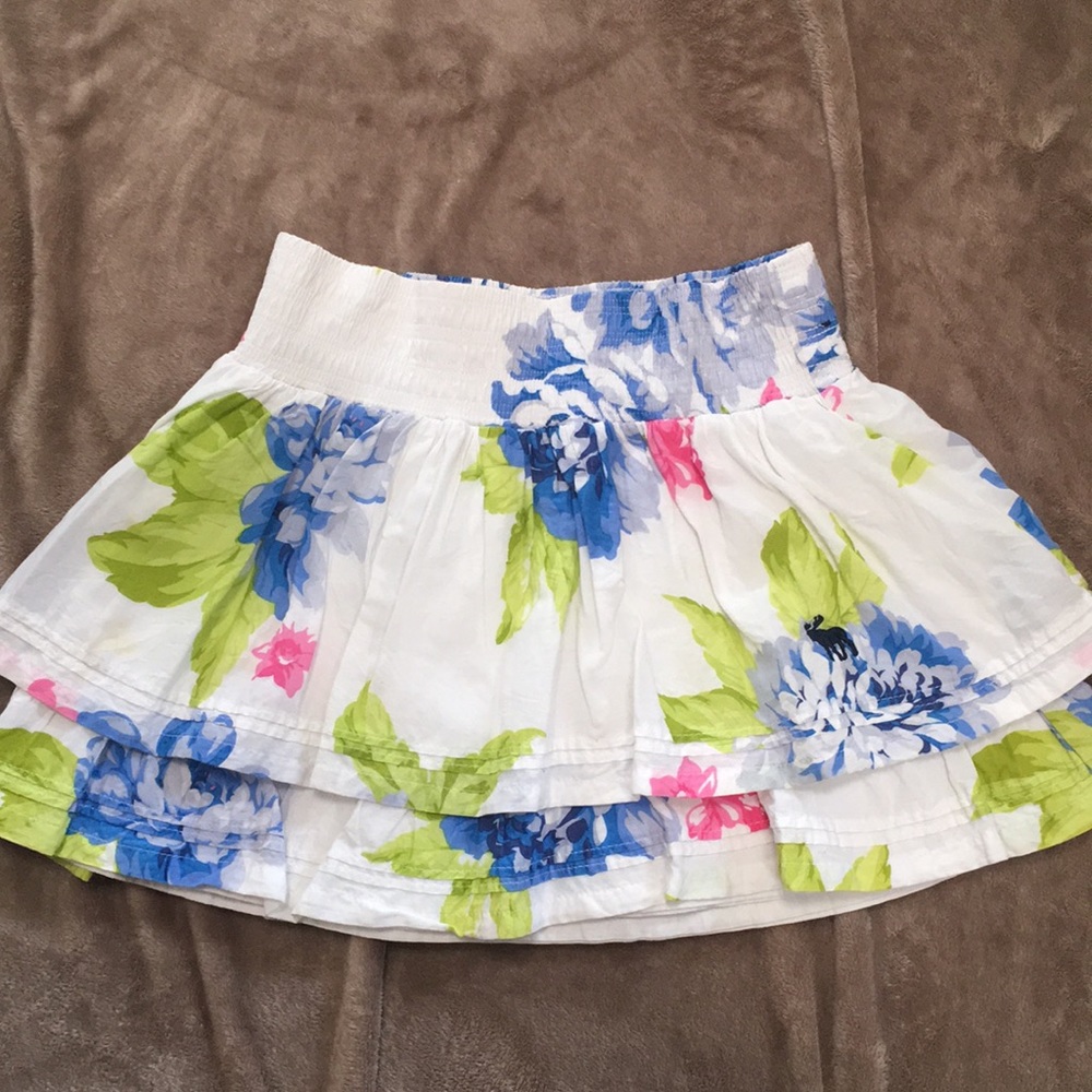 Girls Abercrombie Kids white floral skirt